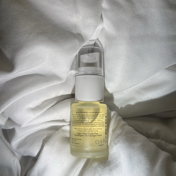 Alo Yoga
12 mL Head to Toe Glow Oil - Picture 3 of 4